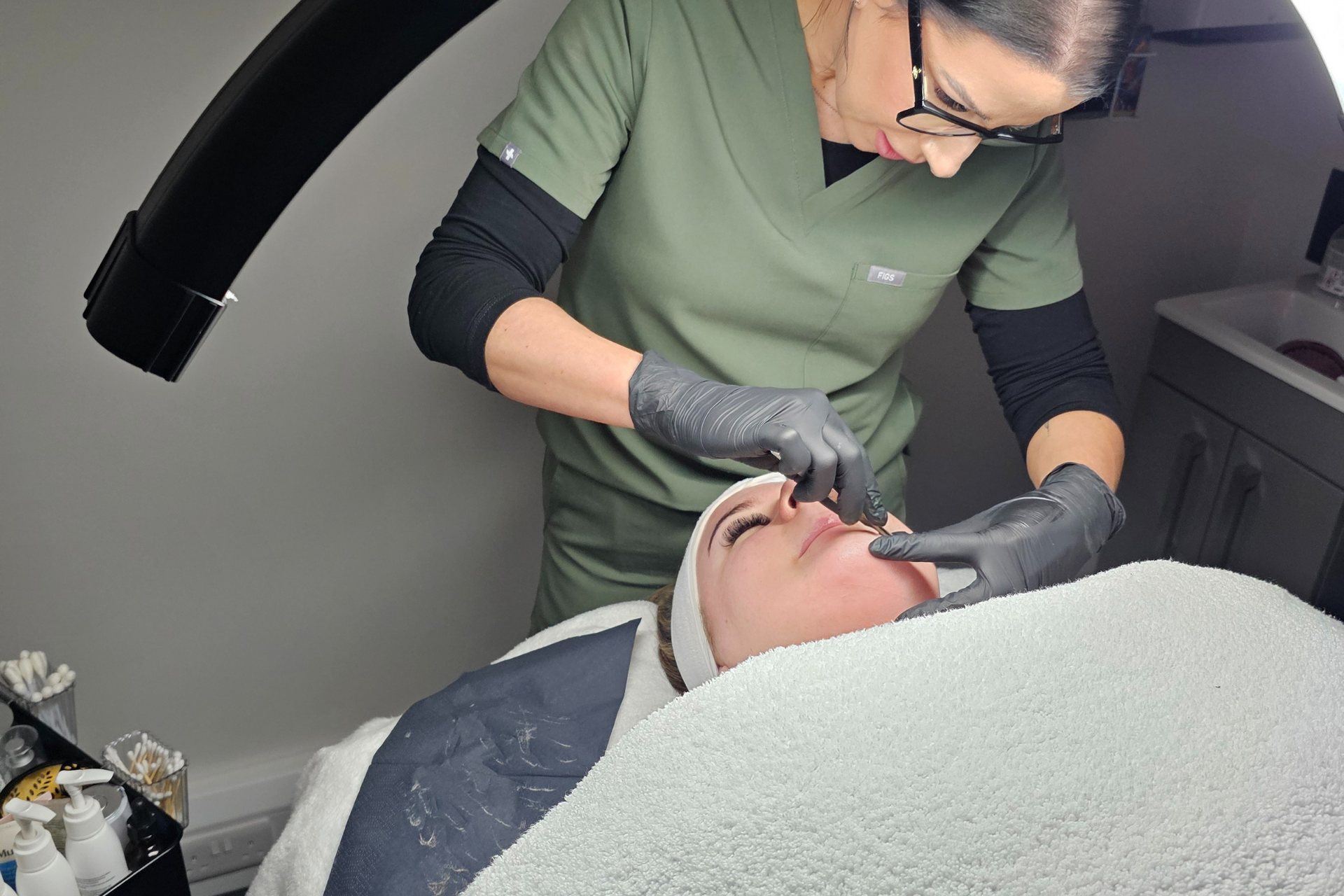 Dermaplaning